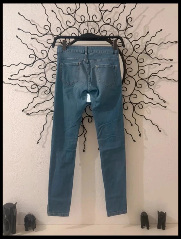 Light Wash Blue Denim Low Waist Skinny Jeans – Pull & Bear – Size 32 (XXS) – photo 2